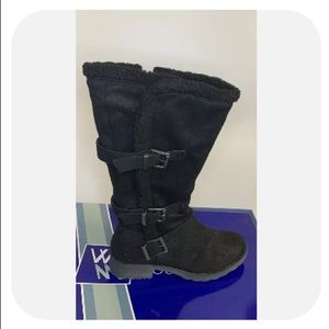 White Mountain Santell Black Waxy Fabric Boots